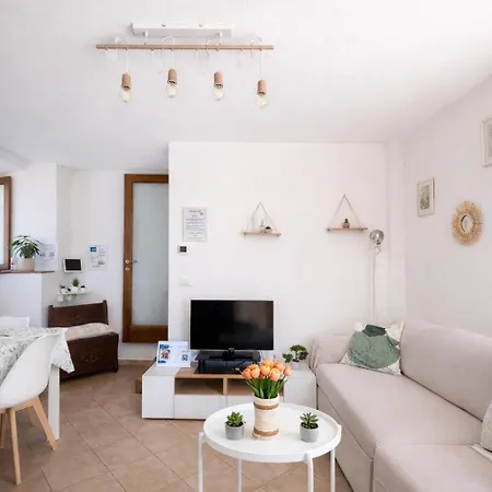 Ca Dai Noni - Family & Pet Friendly - Terrace - Near Maggiore 公寓 *